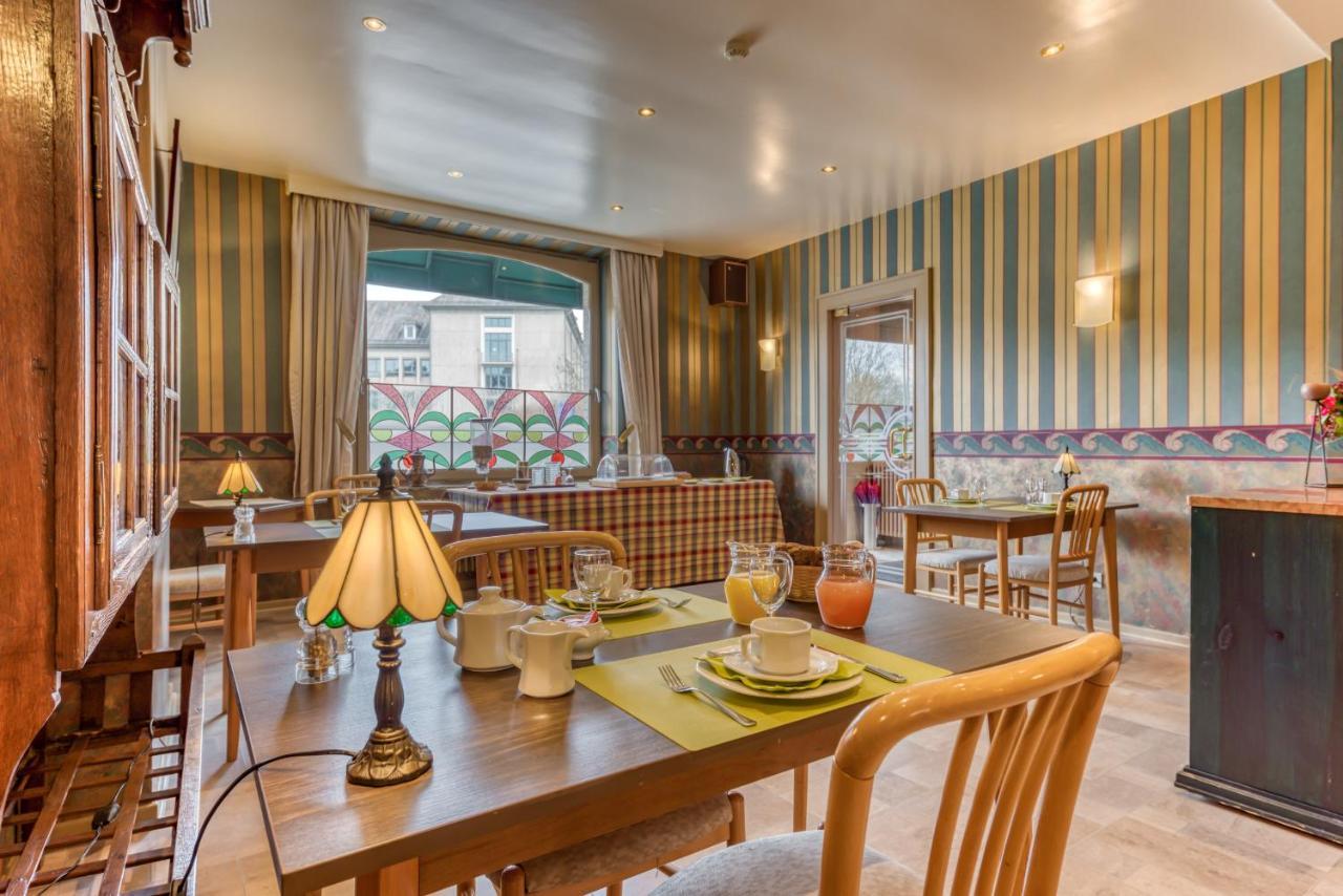 Hotel Le Cor De Chasse เซนต์-ฮิวเบิร์ต ภายนอก รูปภาพ